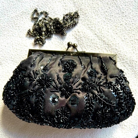 Vintage Beaded /Sequined Handbag Clutch Purse with 2 Detachable Chain Straps - Picture 2 of 11